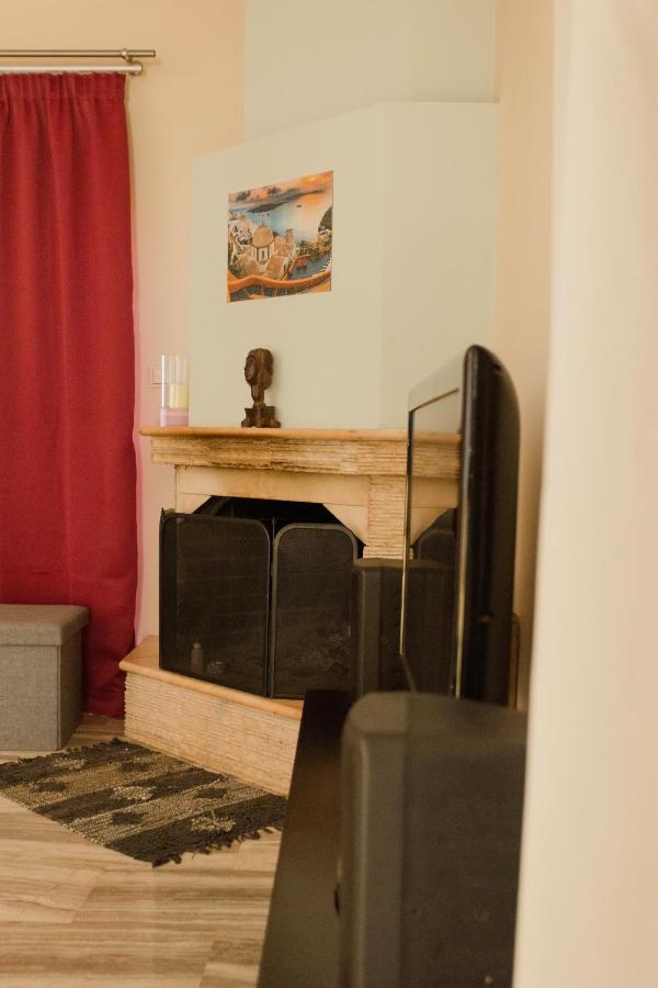 Arias'-Welcoming Guest House กูนูปิเดียนา ภายนอก รูปภาพ