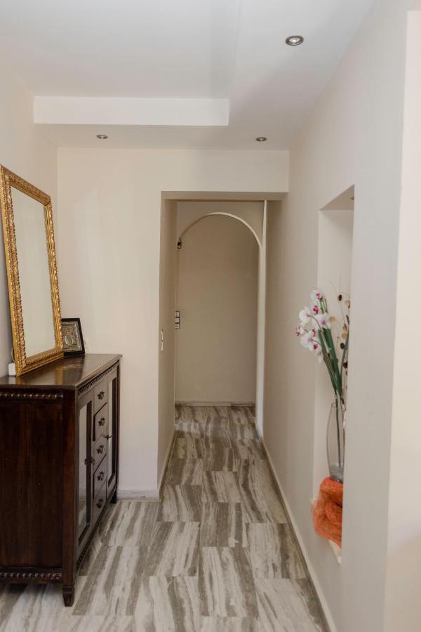 Arias'-Welcoming Guest House กูนูปิเดียนา ภายนอก รูปภาพ